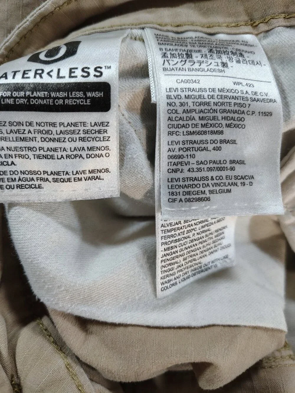 Men's Tan Size 38 Pocketed Trail Ready Levi Strauss & Co. Cargo Shorts